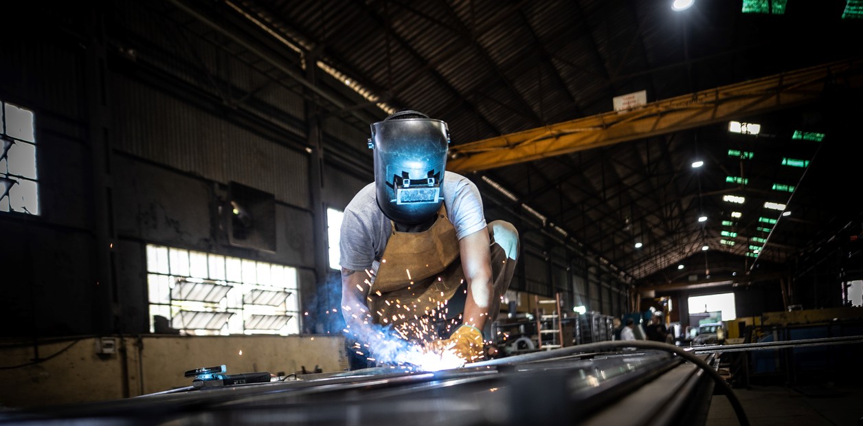 La industria de San Martín opera al 46% y el empleo cayó 6,3%